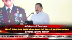Jaksa Agung ST Burhanuddin secara simbolis menyerahkan hasil pemulihan aset senilai Rp1,02 triliun kepada Menkeu Purbaya Yudhi Sadewa.