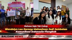 Praktisi Komunikasi Wendelyn Leo saat memberikan materi workshop komunikasi bisnis dihadapan mahasiswa Mandarin UNPRI Medan.
