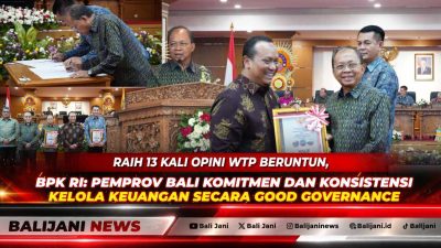 Anggota I BPK RI Nyoman Adhi Suryadnyana saat menyerahkan Laporan Hasil Pemeriksaan LKPD 2025 kepada Gubernur Bali Wayan Koster.