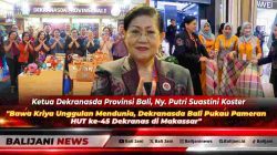 Ketua Dekranasda Bali Ny Putri Suastini Koster bersama Ny Seniasih Giri Prasta saat meninjau stan kerajinan perak dan tenun Bali di Trans Studio Mall Makassar