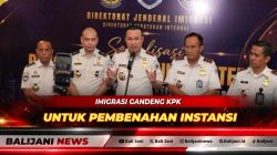 Dirjen Imigrasi Hendarsam Marantoko bersama perwakilan KPK Nensi Natalia saat membuka acara Sosialisasi Penguatan Kepatuhan Internal Terintegrasi di Surabaya