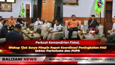 Wakil Bupati Klungkung Tjokorda Gde Surya Putra saat memimpin Rapat Koordinasi Peningkatan PAD Tahun 2026 di Ruang Vicon Kantor Bupati Klungkung