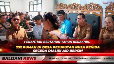 Bupati Klungkung I Made Satria didampingi Kadis PUPRPKP Made Jati Laksana saat memberikan pengarahan dalam sosialisasi proyek air bersih di Kantor Perbekel Desa Pejukutan