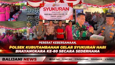 Personel Koramil Kubutambahan saat memberikan kejutan kue ulang tahun Hari Bhayangkara ke-80 kepada Kapolsek dan jajaran anggota Polsek Kubutambahan
