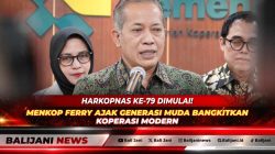 Menteri Koperasi Ferry Juliantono bersama Ketum Dekopin Bambang Hariyadi saat meluncurkan logo dan rangkaian Bulan Koperasi Harkopnas ke-79 di Jakarta