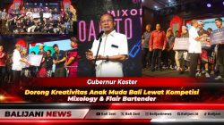 Gubernur Bali Wayan Koster menyerahkan hadiah secara simbolis kepada Kadek Suniantara juara Kompetisi Mixology dan Flair Bartender di Kertha Saba