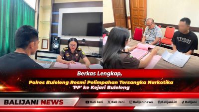 Proses penyerahan tersangka narkotika berinisial PP dan barang bukti dari penyidik Polres Buleleng kepada JPU Komang Tirta Wati di Ruang Tahap II Kejari Buleleng