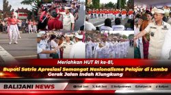 Bupati Klungkung I Made Satria didampingi Ketua TP PKK Ny. Eva Satria saat menyaksikan pelepasan peserta Lomba Gerak Jalan Indah Putri di kawasan Monumen Ida Dewa Agung Jambe Klungkung
