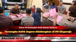 Prosesi pelimpahan Tahap II tersangka kasus tindak pidana perlindungan anak berinisial KAPA dari penyidik Polres Buleleng kepada JPU Chandra Andhika di Ruang Tahap II Kejari Buleleng
