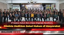 Dekranasda dan Rektor Unipas Singaraja Dr I Nyoman Gede Remaja SH MH saat prosesi penyerahan ijazah dan yudisium 37 Sarjana Hukum di Aula Unipas Singaraja