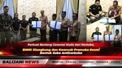 Ketua Kwarcab Klungkung Tjokorda Gde Surya Putra bersama Kepala BNNK Klungkung I Komang Setiawan saat menandatangani PKS pembentukan Saka Antinarkoba