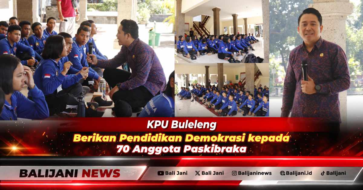 Ketua Divisi Sosialisasi KPU Buleleng Putu Arya Suarnata saat memberikan pemaparan materi Pendidikan Demokrasi kepada 70 anggota Paskibraka Kabupaten Buleleng