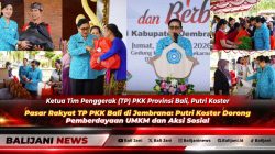 Ketua TP PKK Provinsi Bali Ny. Putri Koster saat menyerahkan bantuan sembako pada Pasar Rakyat TP PKK Bali di Gedung Kesenian Dr Ir Soekarno Jembrana