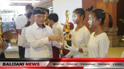 Bupati Klungkung I Made Satria saat menghadiri HUT ke-53 Spensabra di Balai Budaya
