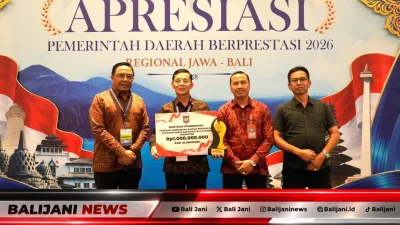 Bupati Klungkung I Made Satria menerima penghargaan Pemda Berprestasi 2026 kategori kesehatan di BNDCC Nusa Dua Bali