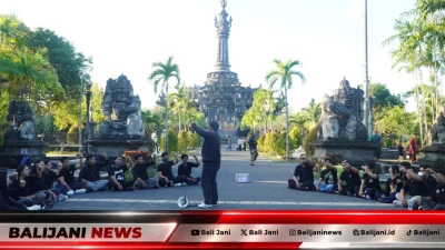 Aksi Kamisan dan penggalangan dana mahasiswa di Monumen Bajra Sandhi Renon Bali dikawal aman oleh Polda Bali.
