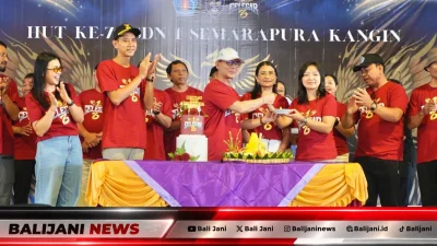 Bupati Klungkung I Made Satria saat menghadiri puncak HUT ke-76 SDN 1 Semarapura Kangin di Balai Budaya.