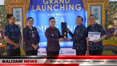 Bupati Klungkung I Made Satria saat meresmikan Nusa Medica Sea Ambulance di Nusa Penida