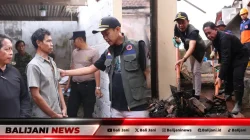 Wabup Tjok Surya Tinjau Kebakaran Rumah di Desa Negari, Serahkan Bantuan dan Ajak Warga Gotong Royong