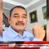 Di Ujung Usia, Tukang Parkir Masih Berdiri Menjaga Kendaraan