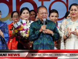 Dukung IKM Lokal, Dekranasda Bali Fashion Day “Wastra Hitakara” Dorong ASN Jadi Penggerak Ekonomi Endek